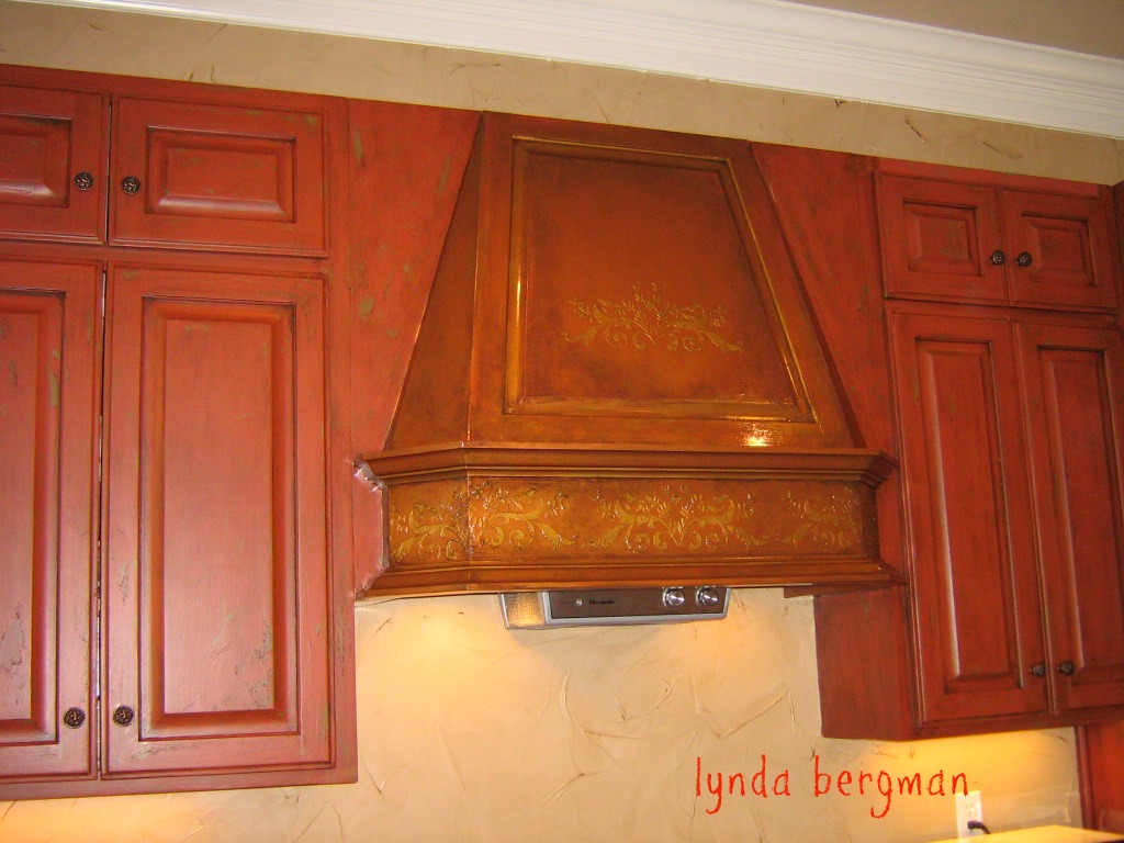 LYNDA BERGMAN DECORATIVE ARTISAN KITCHEN CABINETS HAND 