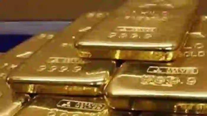 Gold seized at Karipur airport, Kozhikode, News, Seized, Customs, Gold, Kerala