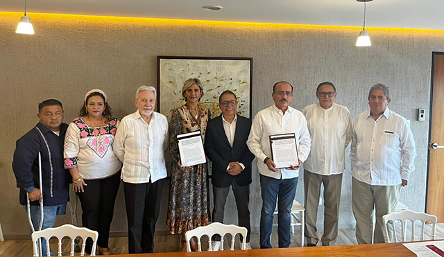 instituto de la Mujer de Campeche firma convenio con Universidad Santander