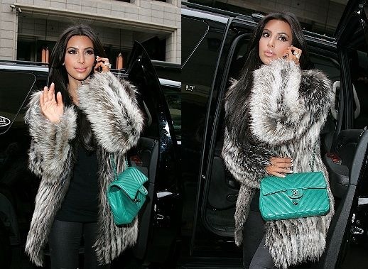 kim-kardashian-chanel-2-55-verde-acqua