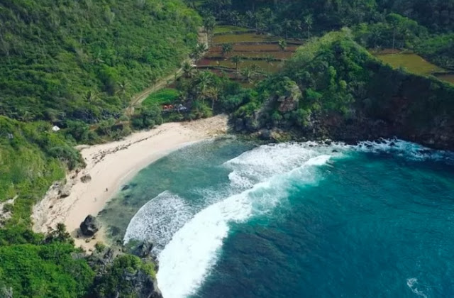 Pantai krokoh