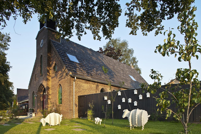Дом в церкви, Нидерланды