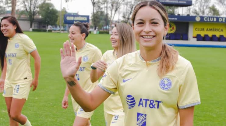 Scarlett Camberos, exfutbolista del Club América de México | Ximinia