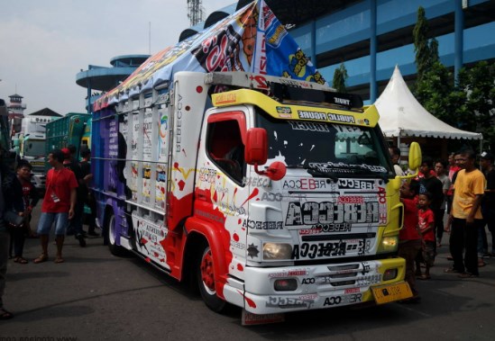 foto modifikasi truk hino lohan cantik