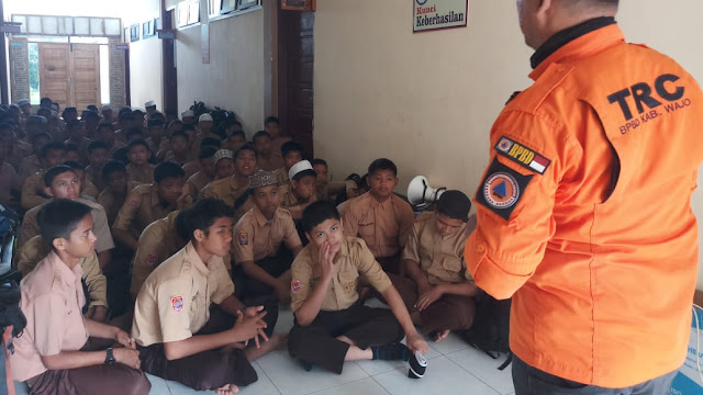 Edukasi Mitigasi Bencana Sejak Dini, BPBD Wajo Sosialisasi di SMA Tahfidz Anabanua 