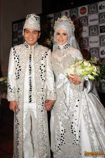 12 Gambar Kebaya Pengantin Terbaik Tahun Ini - Kebaya di 