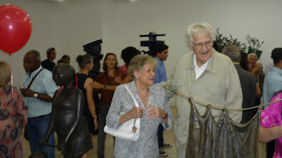 Cornelis Zitman en la Exposición Escultura Escultores de la Galería de Arte Ascaso. Fotografía Gladys Calzadilla