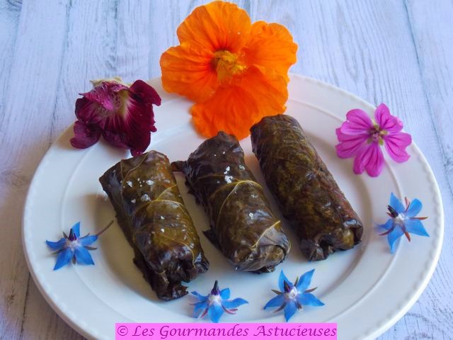 Feuilles de vigne farcies aux riz, roquette et basilic (Vegan)