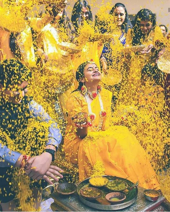 How to do haldi ceremony photoshoot, here's the latest pose