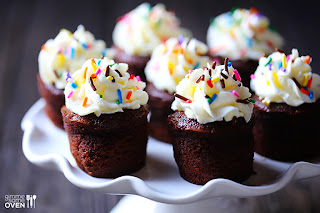 http://www.gimmesomeoven.com/mini-flourless-chocolate-cakes/