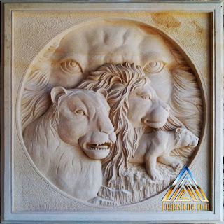 Relief batu alam paras jogja/batu putih, gambar singa dan macan