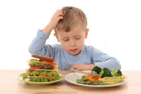 تشجيع الأطفال على الأكل الصحي