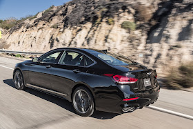 Rear 3/4 view of 2018 Genesis G80 RWD 3.3T Sport