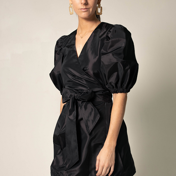 Embrace Confidence with the Black Lusso Wrap Dress by Le Réussi