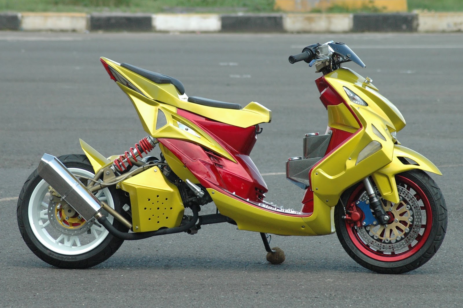 Foto Modifikasi Yamaha Mio Lowrider Keren Terbaru