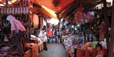 Pusat pasar Tradisonal di INDONESIA CYBER UNIK UNIK