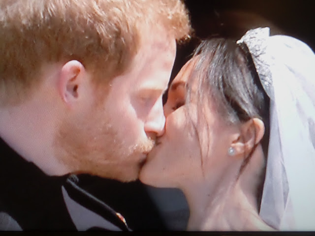 royal wedding first kiss