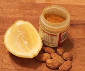 Turmeric and honey for skin lightening