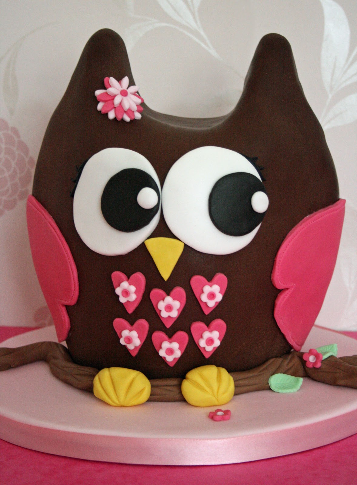 lauralovescakes...: 3D Chocolate Owl Cake