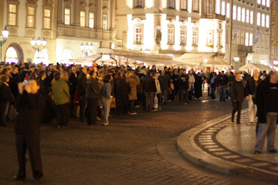 Prague Orloj crowd