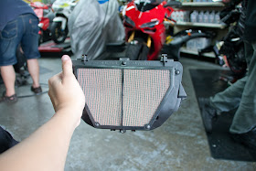 Stock 2011 Yamaha R6 air filter another view