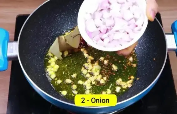 Aloo Palak Recipe in Hindi