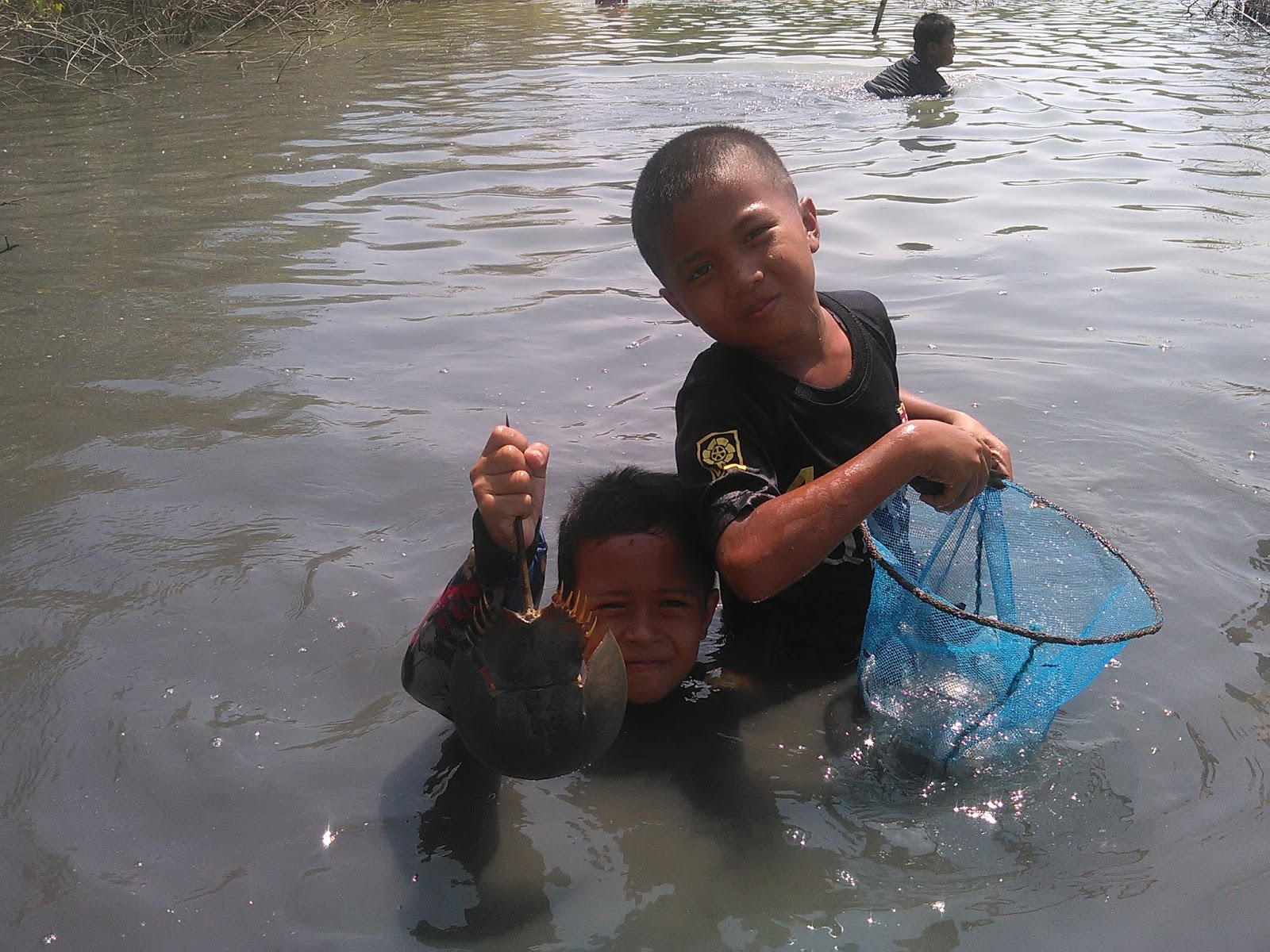 Anak anak dusun 11 yang sedang "SAMPONEN" dan dapat Blangkas