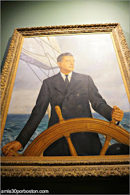 Retrato de Harold en la Sala de Trofeos de Marble House, Newport