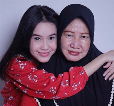 Bella Nurmala dan Mamanya