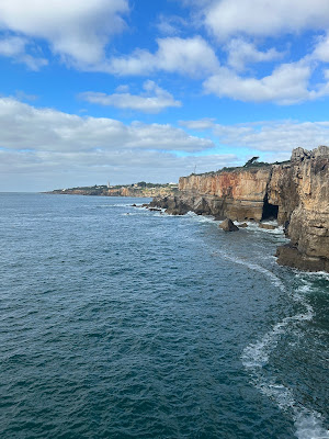 Picture of the cliffs in Cascais