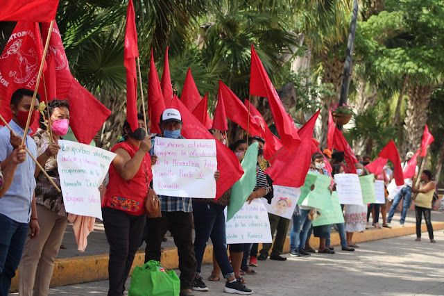 Antorcha Campesina protesta frente a Palacio; exigen solución a sus necesidades. Antonio Sánchez