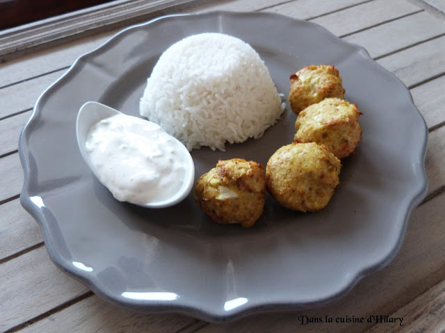 Boulettes de poulet au curry et sa sauce au yaourt