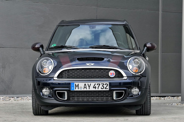 Mini Cooper Clubman Black Wallpaper