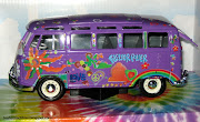 Flower Power Hippy Bus.look cool from Maisto. (hippy bus)