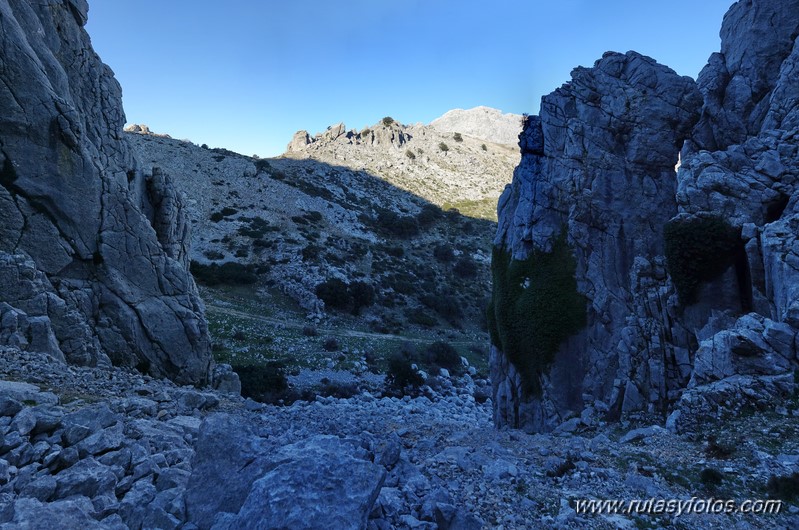 Crestería de la Peña Negra (Sierra del Co)