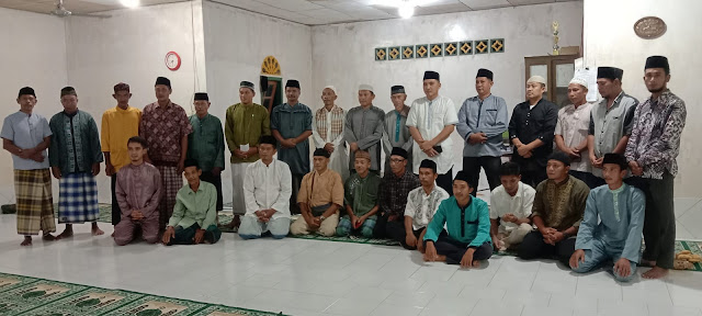 Dirut Perumda Air Minum Tirta Nusa Kabupaten Natuna Safari Ramadan Perdana di Surau Babussalam Lada Hitam