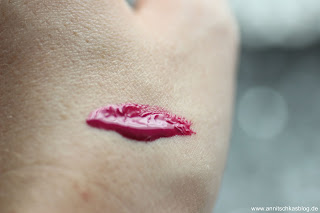 Review: 3x LOVlicious Caring Volume Gloss Nr.120 Breathtaking Berry Swatch - www.annitschkasblog.de