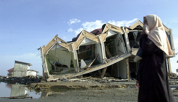 Foto Kenangan Tsunami Di Banda Aceh 2004 - INFO KEHIDUPAN