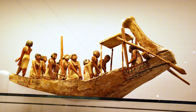Модель лодки, найденная в гробнице 10А
