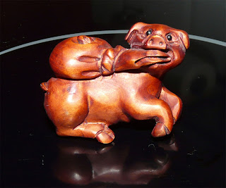 CERDO CON FORTUNA. NETSUKE ARTE JAPONES