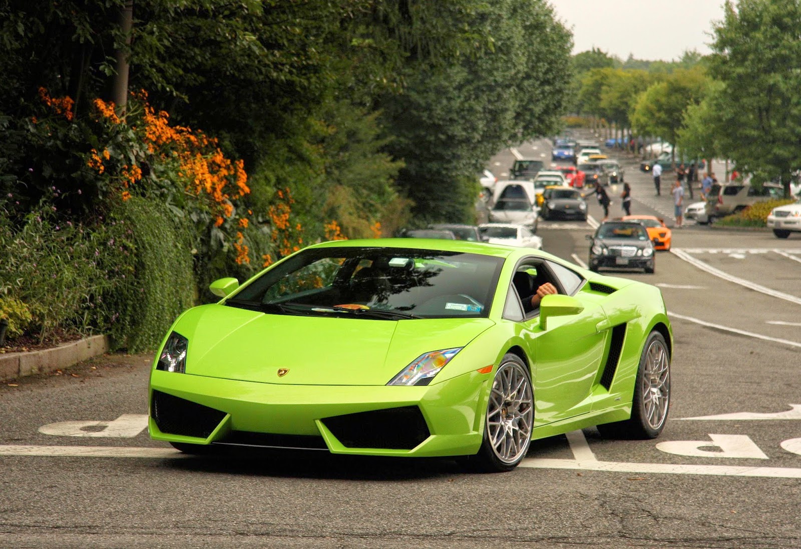 Gambar Mobil Galardo - Mobil Terbaru