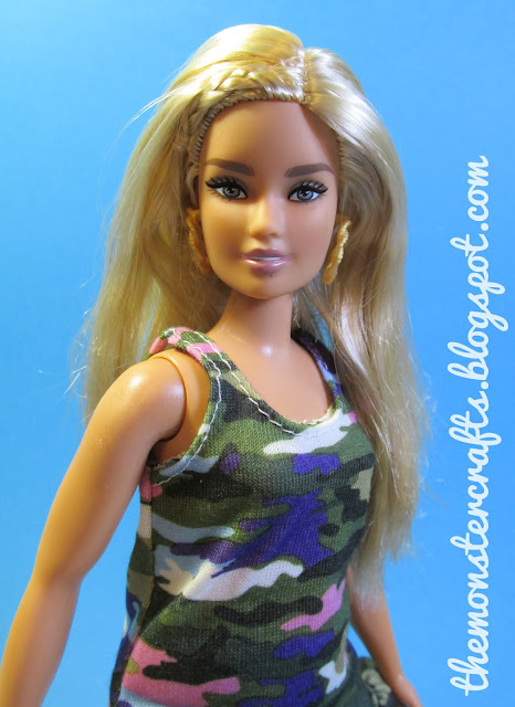 Barbie Fashionista Curvy Teresa Headmold