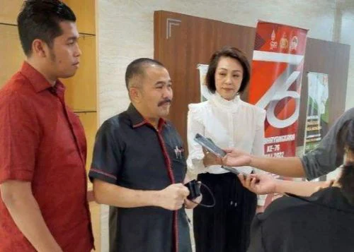 GEGER! Kamaruddin Bawa Bukti 6.000 File Video Syur yang Diduga Dirut Taspen Antonius Nicholas