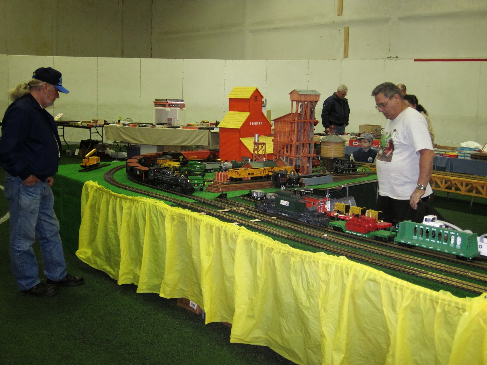 Winnipeg Model Railroad Club: G gauge at the Manitoba Mega Train show