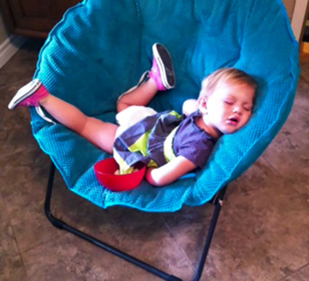 15+ Hilarious Pics That Prove Kids Can Sleep Anywhere - Napping On The Armchair