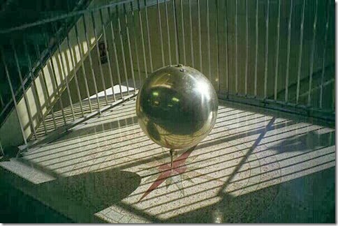 Fallen Foucault Pendulum at the Milwaukee School of Engineering Allen-Bradley Hall of Science in Milwaukee, Wisconsin in November 2000
