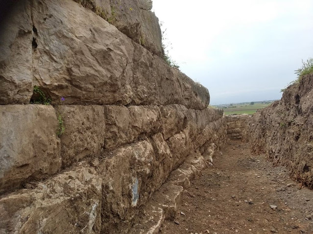Τρίκαλα : Συγκλονίζει η αρχαιολογική ανασκαφή, 150 τάφοι και  οχύρωση μνημειακών διαστάσεων βρέθηκαν στην αρχαία Πέλιννα