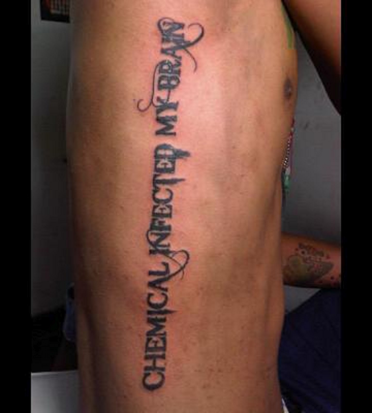 E Tattoo  Tato tulisan 