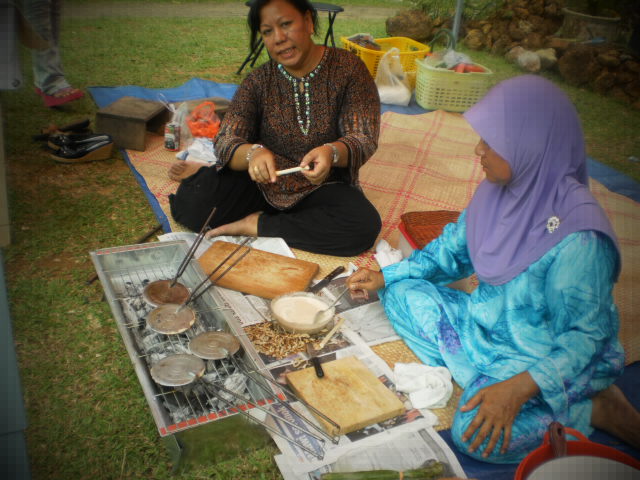 Kuih Kapit Tradisional - Halloween XYZ