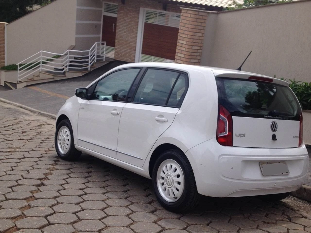 Volkswagen up! I-motion